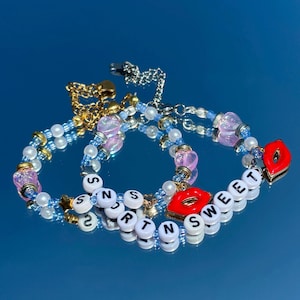 Short n’ Sweet Armband – Sabrina Carpenter inspiriertes Freundschaftsarmband, Sabrina Fan Geschenk, handgemachter Schmuck