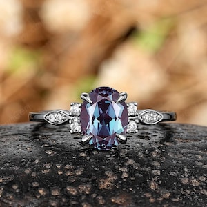 Oval Alexandrite Wedding Ring Minimalist Color Changing Alexandrite Engagement Ring Gothic Black Gold Moissanite Anniversary Promise Rings