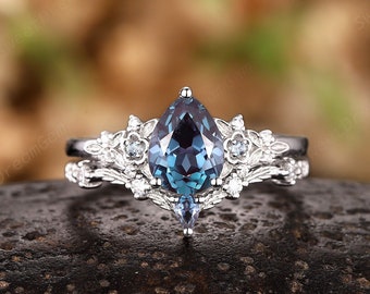 Pear Shape Alexandrite Leaf Engagement Ring Set, White Gold Moissanite Promise Rings Bridal Set, June Birthstone Jewelry Wedding Ring Set