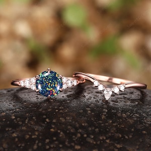 Vintage Round Black Opal Wedding Ring Set Minimalist Curved Moissanite Wedding Band 14k Rose Gold Black Fire Opal Engagement Rings For Women