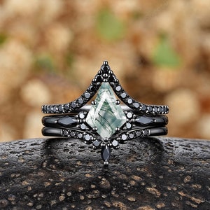3pcs Kite Cut Natural Moss Agate Engagement Ring Set Black Moissanite Curved Wedding Band 14k Gold Promise Rings For Women Crystal Rings