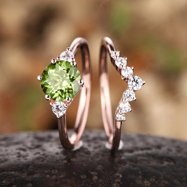 Vintage Round Cut Peridot Engagement Ring Set, Unique 14K Rose Gold Peridot Wedding Set, Three Stones Peridot Promise Ring Bridal Ring Gift