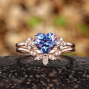 Heart Alexandrite Engagement Ring Set Solid Gold Moissanite Cluster Wedding Ring Vintage Alexandrite Promise Ring For Women Anniversary Gift