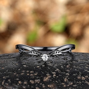 Anillo de bodas curvo de moissanita gótica en oro negro con hojas inspiradas en la naturaleza, anillos apilables a juego para mujer, regalo de aniversario personalizado