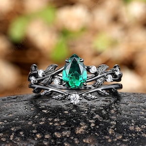 Antique Pear Emerald Engagement Ring Set, Black Gold Leaf Nature Inspired Anniversary Ring Gifts, Moissanite Wedding Promise Rings for Women