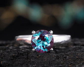 Vintage Alexandrite Solitaire Engagement Ring Unique Round Alexandrite Birthstone Ring Danity 14K White Gold Wedding Promise Rings for Women