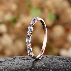 Vintage Marquise Alexandrite Straight Wedding Band, 14k Rose Gold Full/Half Eternity Alexandrite Matching Band Stapelringen voor vrouwen