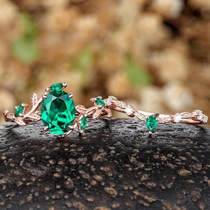 Antique Oval Emerald Leaf Engagement Ring Set Nature Inspired Leaf Wedding Band Gold Emerald Promise Ring Custom Anniversary Rings For Women 2pcs ring set