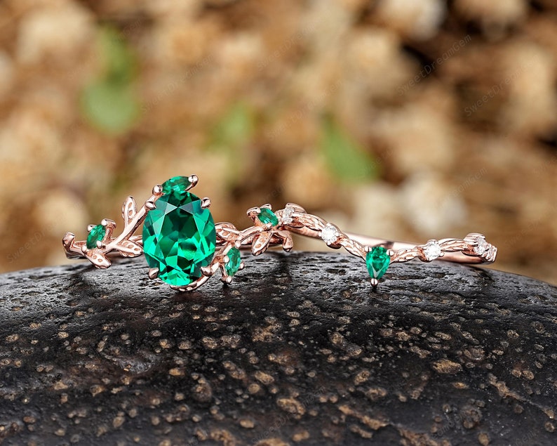Antique Oval Emerald Leaf Engagement Ring Set Nature Inspired Leaf Wedding Band Gold Emerald Promise Ring Custom Anniversary Rings For Women 2pcs ring set