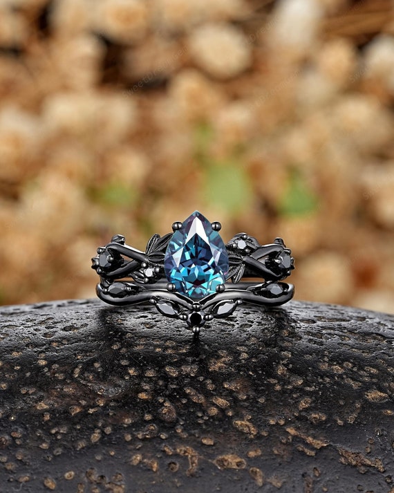 Vintage Pear Alexandrite Engagement Rings Set Black Gold Leaf