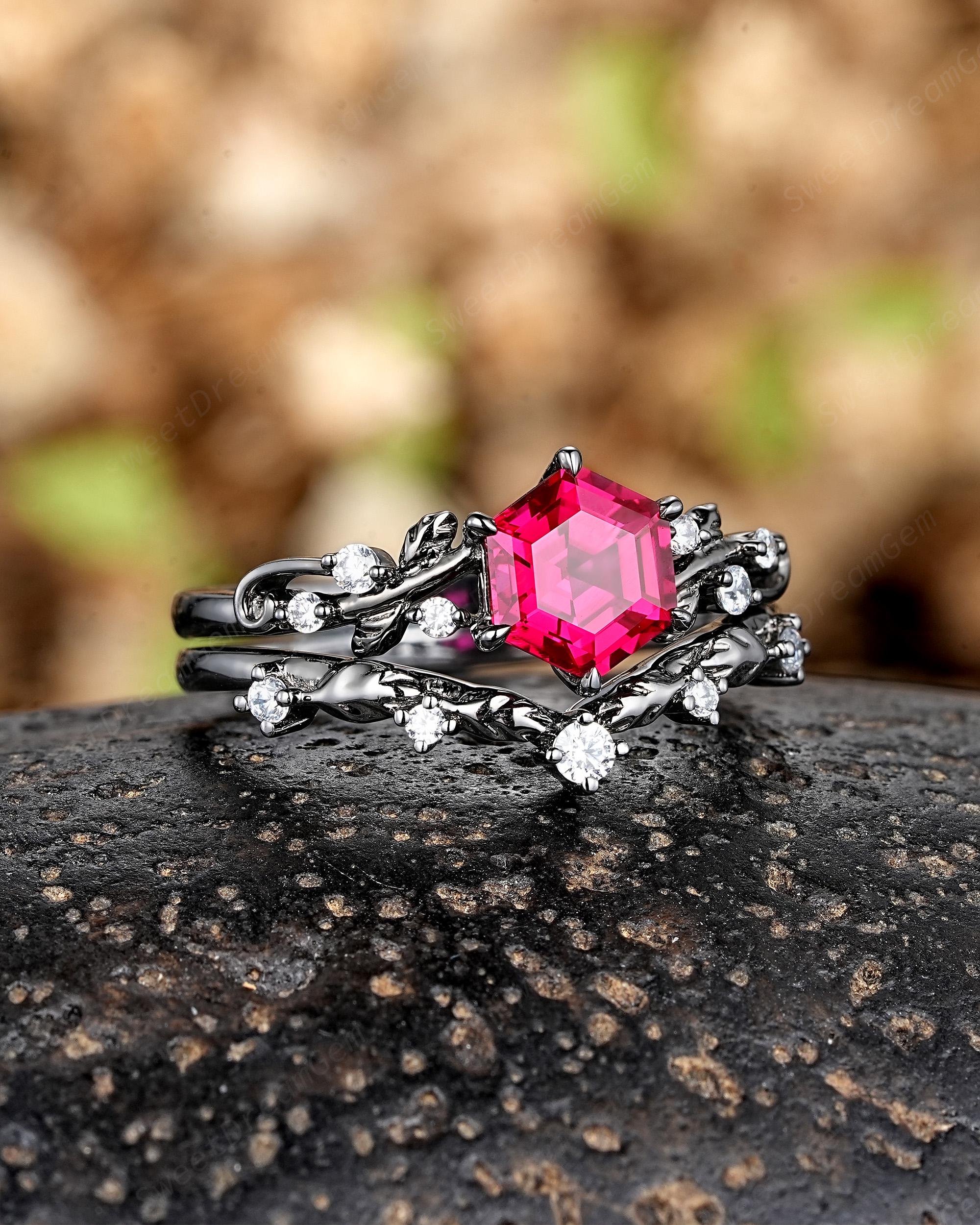 六角形カット 6mm ルビーエンゲージリングセット、ゴシックブラック