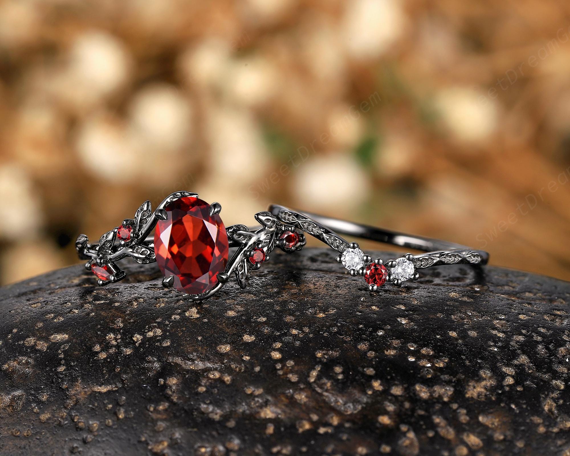 6x8mm Oval Cut Garnet Wedding Ring Set Black Gold Leaf Floral Nature 6x8mm Oval Cut Garnet Wedding Ring Set Black Gold Leaf Floral Nature