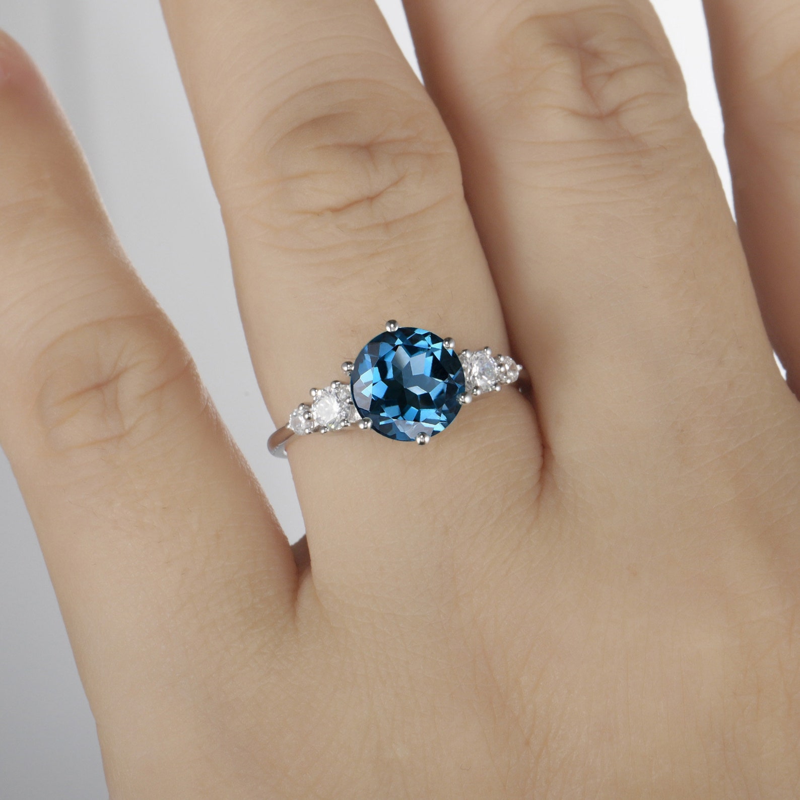 Vintage 3 Carats London Blue Topaz Engagement Ring, Unique Round Cut Vintage 3 Carats London Blue Topaz Engagement Ring, Unique Round Cut