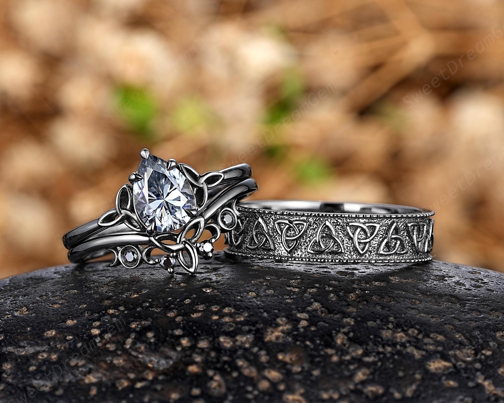 Gothic Black Gold Couple Ring Set Vintage Celtic Wedding Rings for Gothic Black Gold Couple Ring Set Vintage Celtic Wedding Rings for