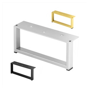 Peut inclure: Ensemble de trois pieds de table en métal de couleurs argent, or et noir. Les pieds ont une conception de cadre rectangulaire avec des trous pré-percés pour le montage. Le pied argenté est le plus grand, les pieds dorés et noirs étant plus petits.