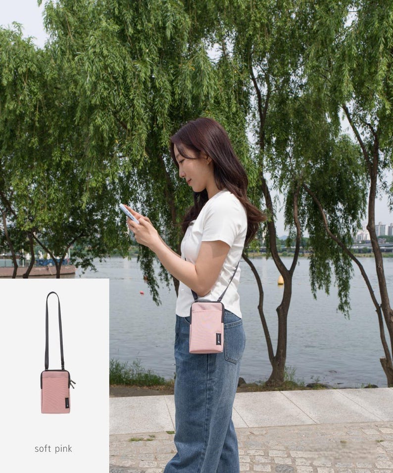 Crossbody Mobile Bag | Lightweight Water-Resistant Passport Smartphone Pouch - Korea Made Soft Pink