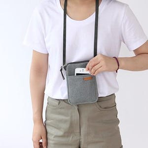 Bolso bandolera de lona para pasaporte o minibolso de hombro para teléfono inteligente - Hecho en Corea imagen 10
