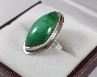 Vintage Czech Republic Sterling Silver Green Stone Ring