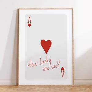 Qué suerte tenemos, impresión roja, arte de pared de moda, juego de cartas de as, póster preppy, decoración de dormitorio de niñas, póster de suerte, arte estético para apartamentos