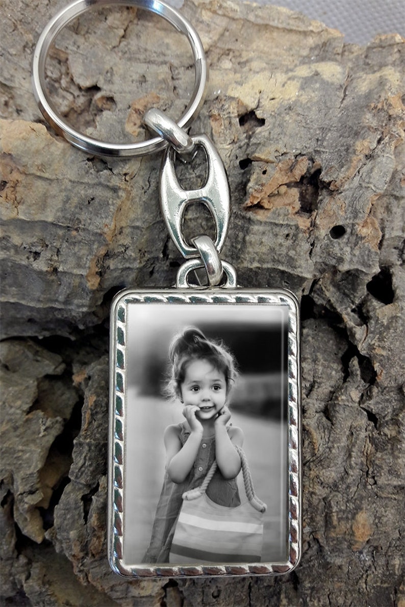 Porte clé métal photo personnalisée, porte-clé cadeau anniversaire noël, fête des mères ou mamies PC Tressé :NoirBlanc