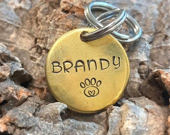 Médaille chien ou chat personnalisée, en laiton ou aluminium, gravée à la main "La minimaliste"