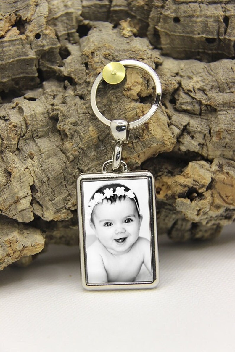 Personalized photo metal key ring, Christmas birthday gift key ring, Mother's Day or Grandmas PC simple :NoirBlanc