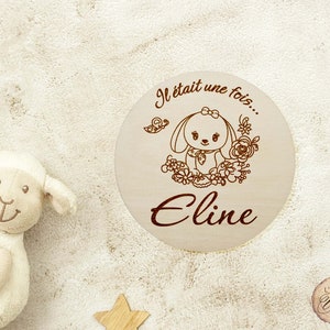 Carte étape bébé Lapin Floral, en bois personnalisée, annonce prénom, il était une fois...