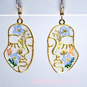 Resin earrings with forget-me-not flowers and queen's lace. Handmade with real flowers abstract earrings with flowers