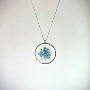 Collana in resina con fiori di non ti scordar di me, gioiello in resina con fiori di Myosotis Collana donna con fiori veri do not forget me immagine 5