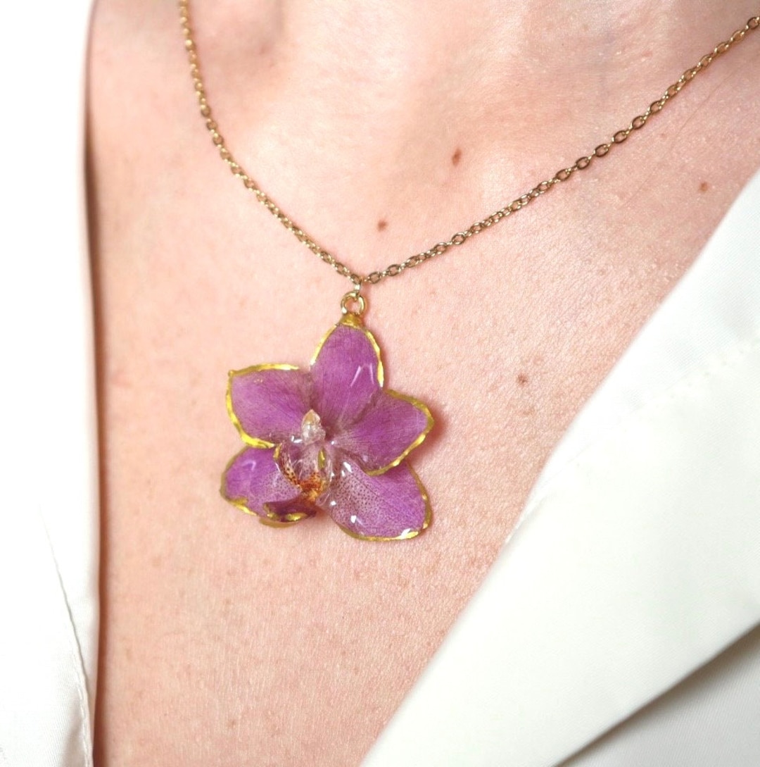 orchid necklace ハンドメイドネックレス 蘭 レジン ビーズ 造花 Resin Necklace With a Real Dried Orchid Flower. Botanical Jewelry