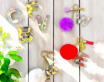 Resin Keychain|Floral Letter Keyring Real Flowers|Personalised Gift,Christmas,Birthday,Bridesmaid/For Her/custom keychain/initial keyring