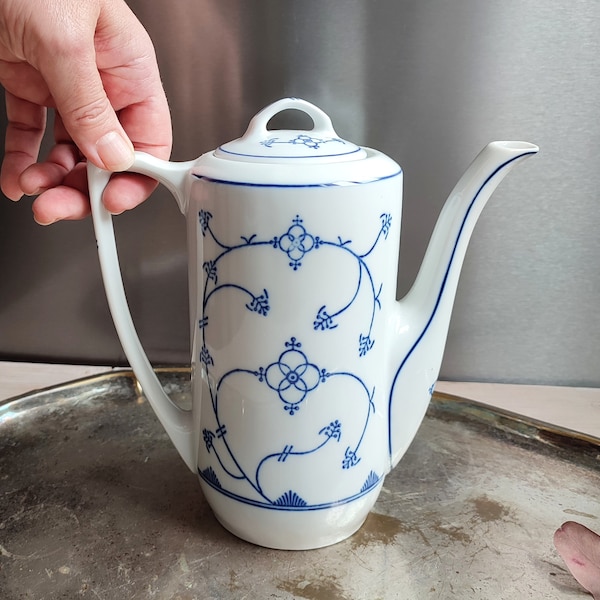 Kanne Jäger DDR Blue Straw Flower Pattern Tableware Coffee Pot Indian Blue Vintage Mid century