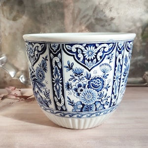 M18 DELFT Ceramic Plant Pot in Cobalt Blue with Traditional Delft Painting, Made in Holland, Floral/Geometric Motif
