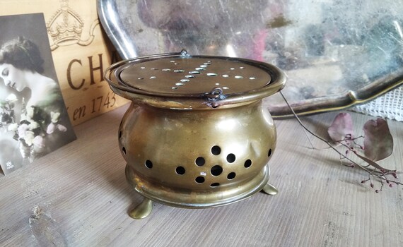 Stove Antik Massiv Messing Stövchen aus den 30-40 Richtig schönes altes Teil zum Warmhalten auf Füssen