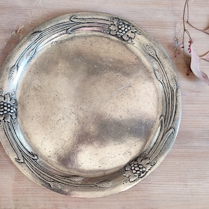 TIN Stylish plate with decoration tray round vintage serving bowl tin 95% motif grape vines grain