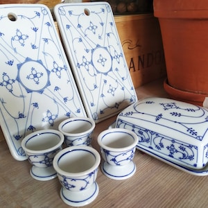 GKC Bavaria Indian Blue Strawflower 70s Porcelain Board Tile Vintage Plate Strawflower Blue White