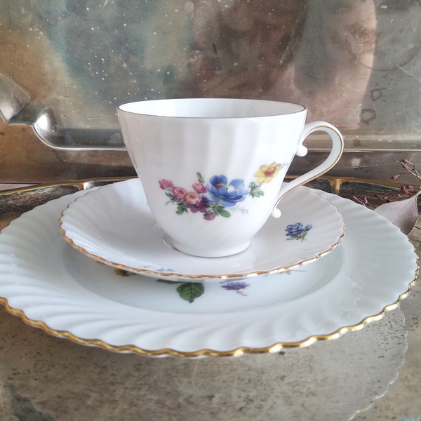 AK Kaiser Gedeck für Tee Kaffee Blumendekor und Wellenrand Vintage