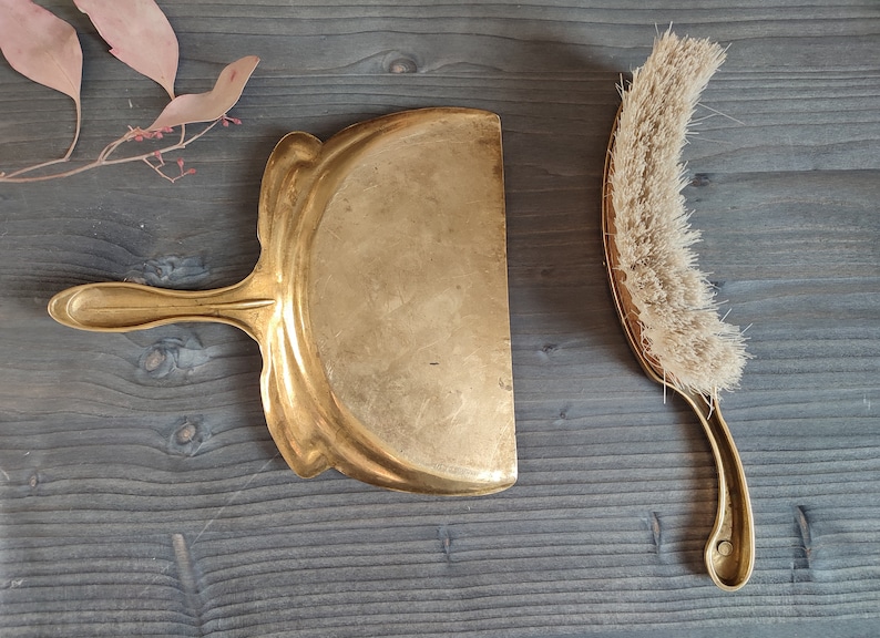 ANTIQUE VINTAGE table sweeper set made of brass Art Nouveau cloverleaf grass motif brass with relief image 7