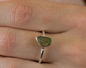 Natural Raw Moldavite Ring, 925 Solid Sterling Silver, Raw Gemstone Handmade Jewelry Ring, Czech Republic Moldavite, Tektite Family Ring
