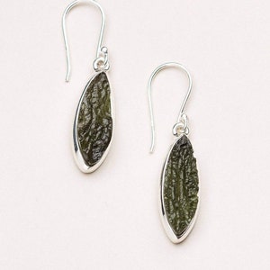 Pendiente de moldavita auténtica en bruto 100 % natural con piedras preciosas certificadas de la República Checa, joyería de diseño hecha a mano en plata de ley 925