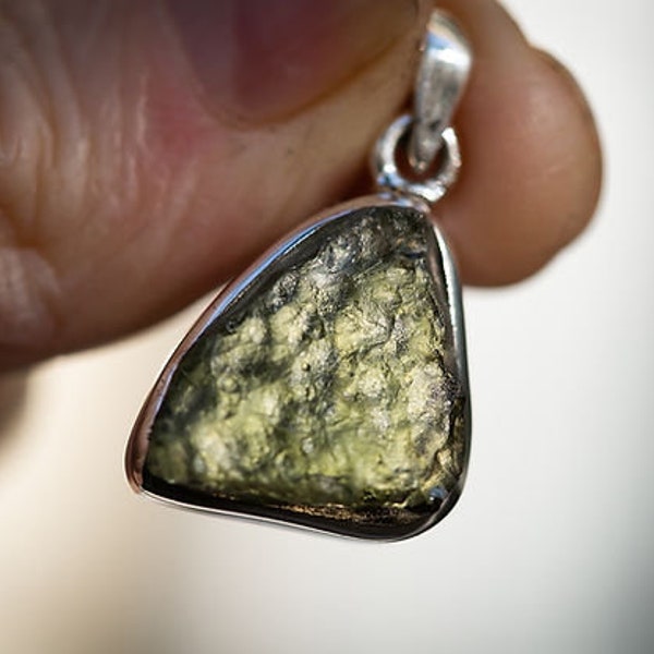 Transformation stone, Genuine Moldavite Rough pendant, 100% Natural With Certified Gemstone, From Czech Republic, 925 Sterling Silver,