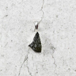 Genuine Moldavite Rough pendant 100% Natural With Certified Gemstone From Czech Republic 925 Sterling Silver Handmade Designer Jewelry