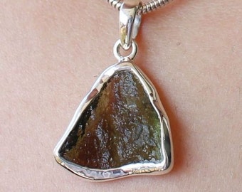 Czech Green Moldavite Pendant, 925 Sterling Silver Pendant, Moldavite Rough Silver Pendant for women Tektite Family Moldavite Pendant