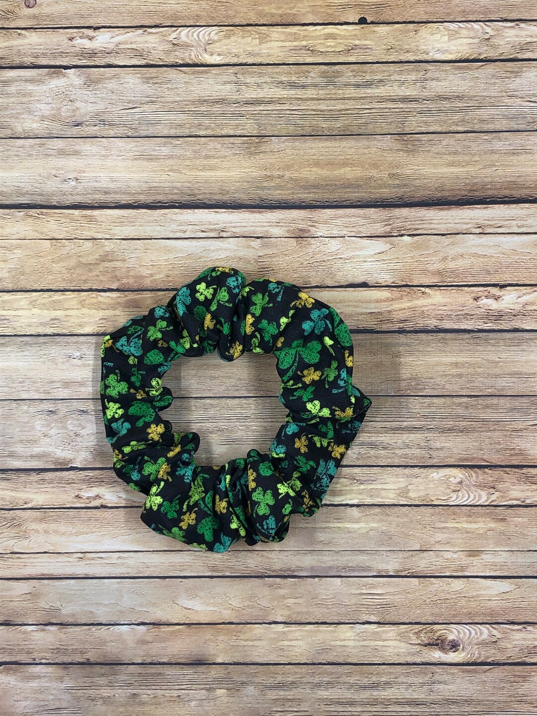SCRUNCHIE LUCKY CHARMS