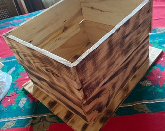 Rustic centerpiece holder