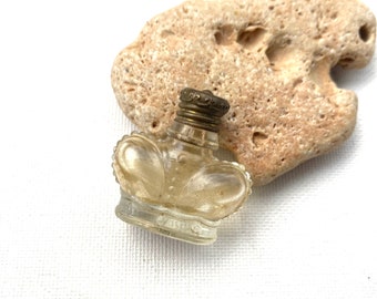 Vintage Ave Maria de Matchabelli perfume bottle