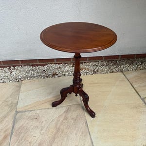 Vintage Wine Table / Plant Stand / Pot Stand / Pedestal Table