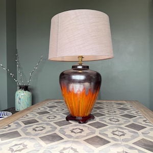 ヴィンテージの釉薬仕上げセラミック製テーブルランプベース。