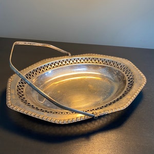 Cestino per torta con manico oscillante, piatto da portata per torta in metallo, dolciumi, bonbon, vassoio da portata, tè pomeridiano, tea party vintage, alzata per torta