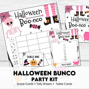 Puede incluir: Un kit de fiesta Halloween Boo-nco que incluye tarjetas de puntuación, hojas de recuento y tarjetas de mesa. Los materiales impresos muestran esqueletos rosas, piernas de bruja, calabazas, dulces y telarañas con el texto Halloween Boo-nco.